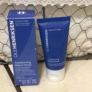 OLE HENRIKSEN Transforming Walnut Scrub